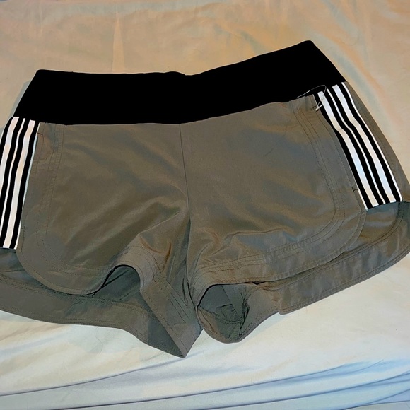 NWOT Athleta Running / Workout Shorts - Size 16 - Picture 1 of 6